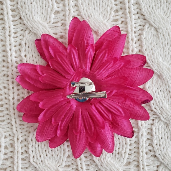 5/$25 Sale - Extra Large Hot Pink Flower Bow - Picture 4 of 4